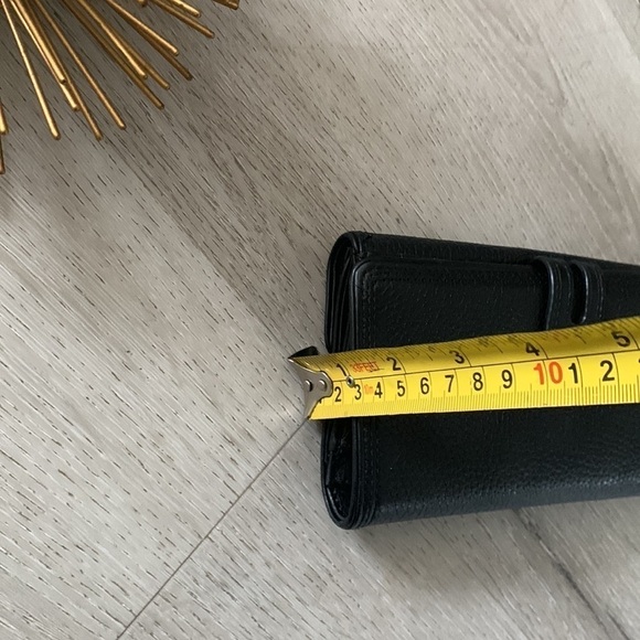 Michael‎ Kors black wallet gold hardware leather - Picture 4 of 10